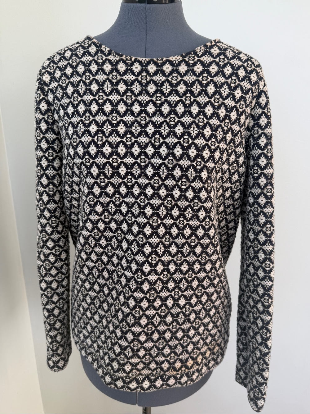 Promod Boutique Francaise Black & White w/ Gold Accents Patterned Crewneck Tunic